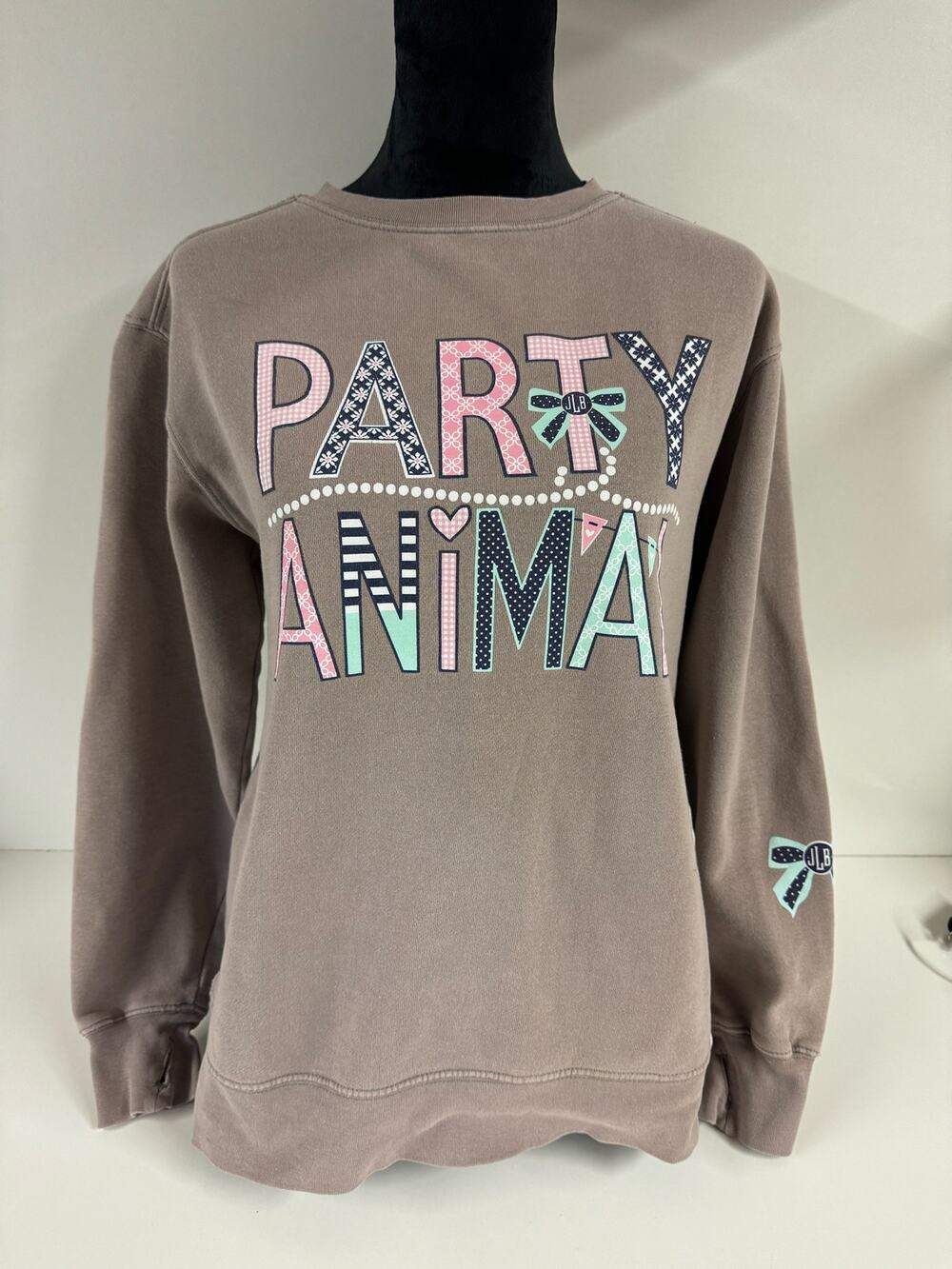Party Animal Jadelynn Brooke Women’s Pullover Sweatshirt Taupe Small